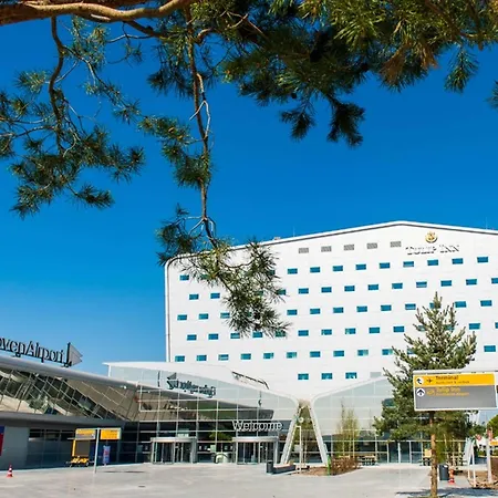 Tulip Airport 3*