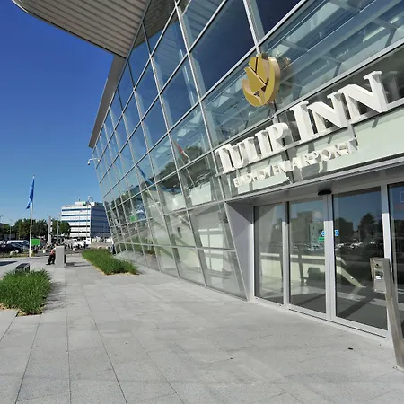 Tulip Airport Отель Эйндховен