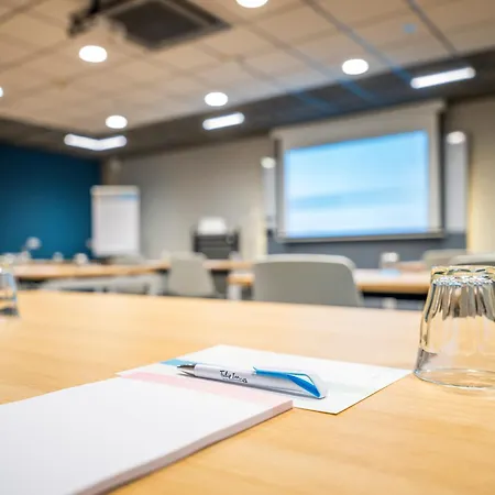 Tulip Airport Hotell 3*