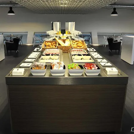 Tulip Airport Эйндховен